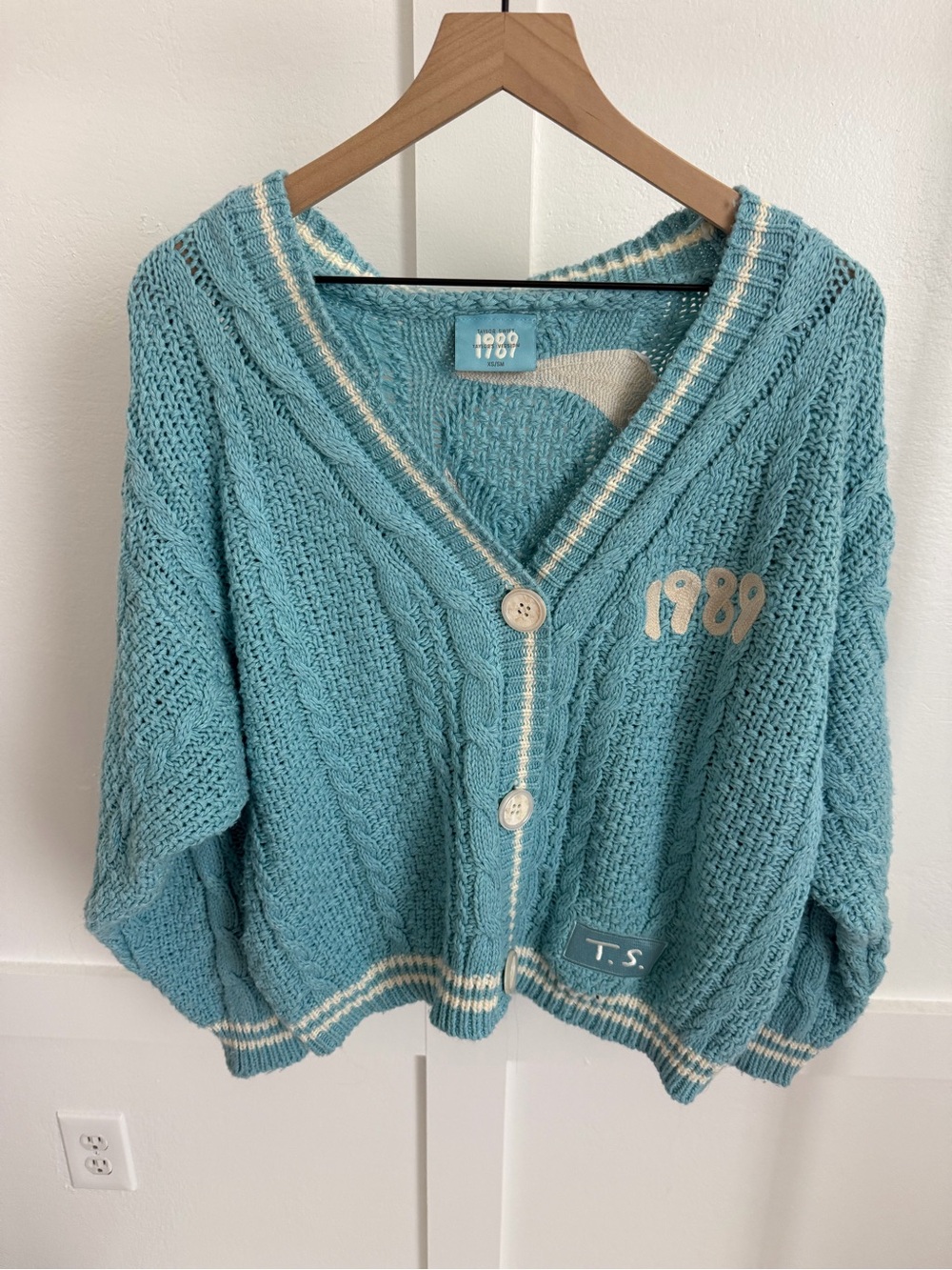 Taylor Swift 1989 Blue Cardigan Sweater - Picture 2 of 4